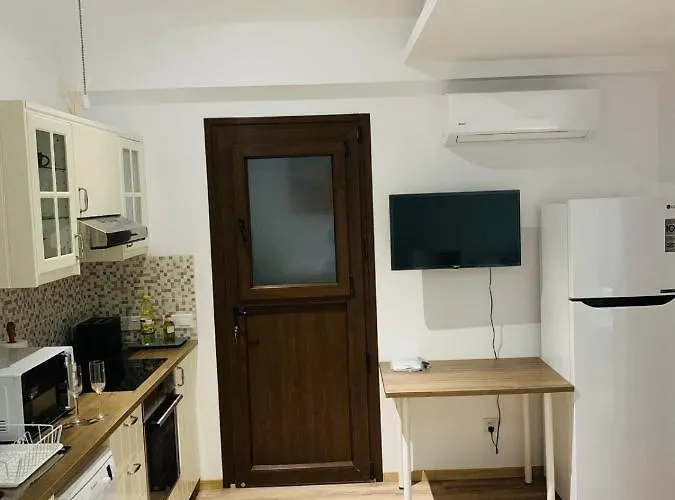 Appartement In Captains House With A Pool Limassol